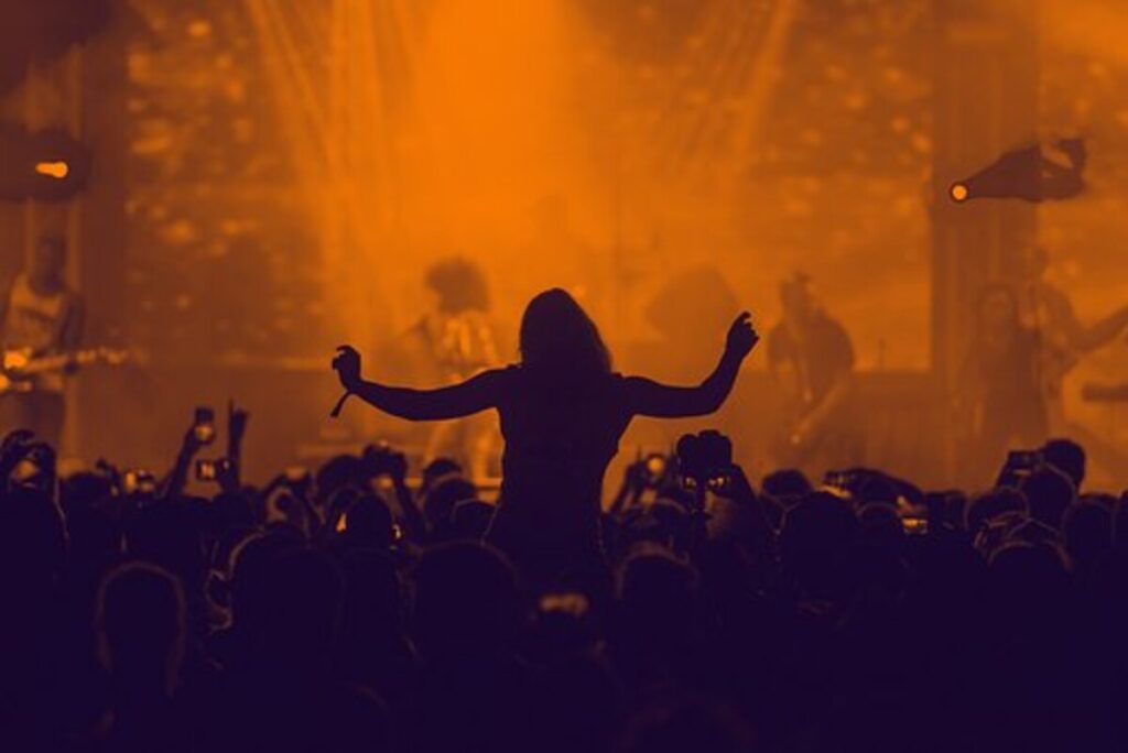akalyrics.com
