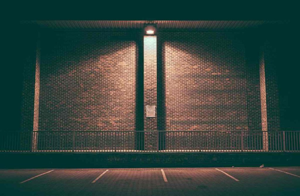 downlight vs spotlight